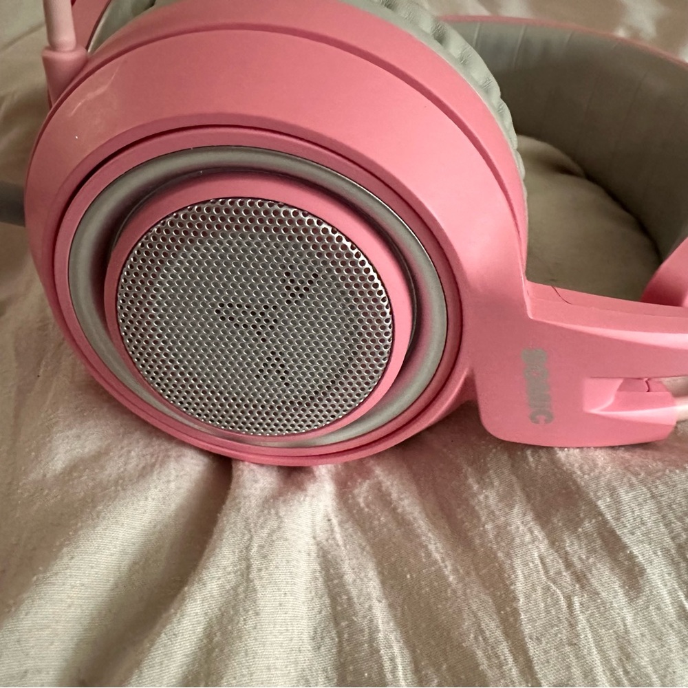 Pink and Gray Over-Ear Headphones with Cat Ears - Picture 6 of 9